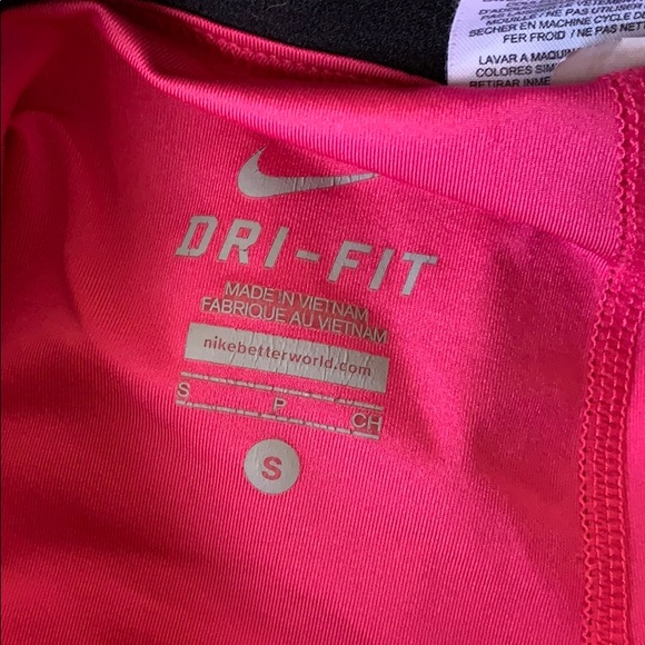 Nike shorts with spandex underneath - Picture 2 of 3